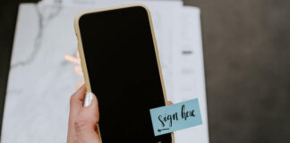 Kelly Sikkema https://unsplash.com/@kellysikkema